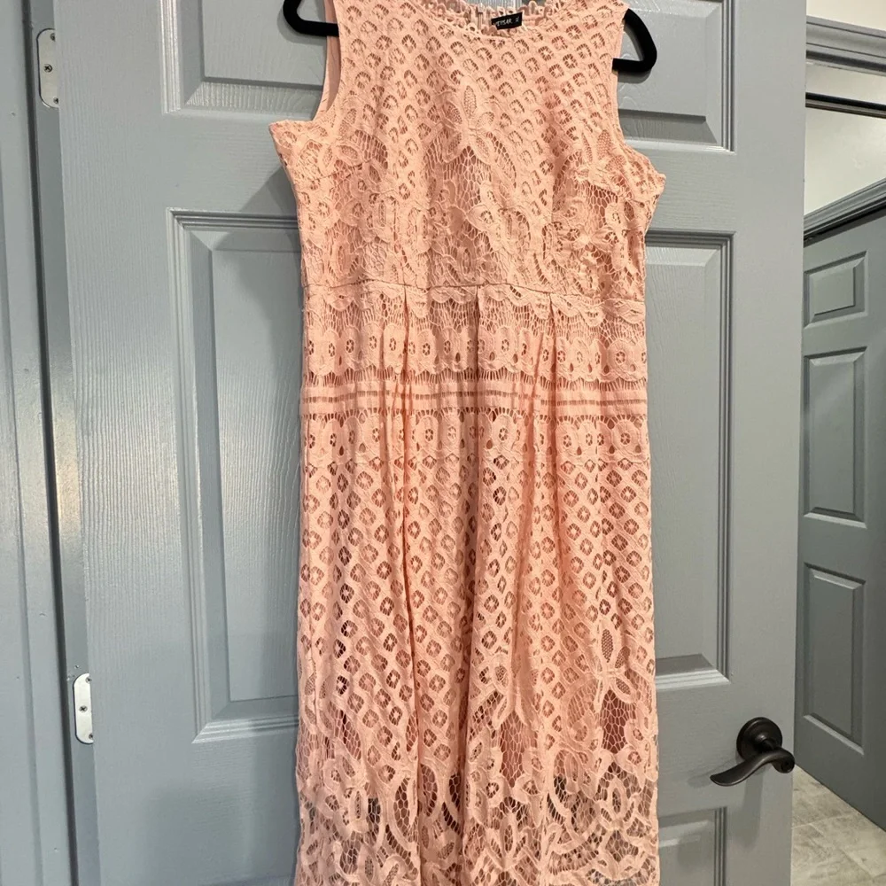 Peach Lace Wedding Dress - Picture 3 of 9